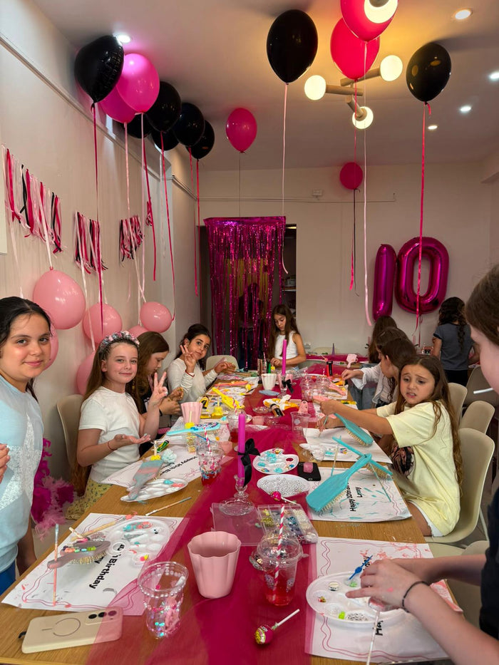 רגע אמיתי מאחורי הקלעים של Festa