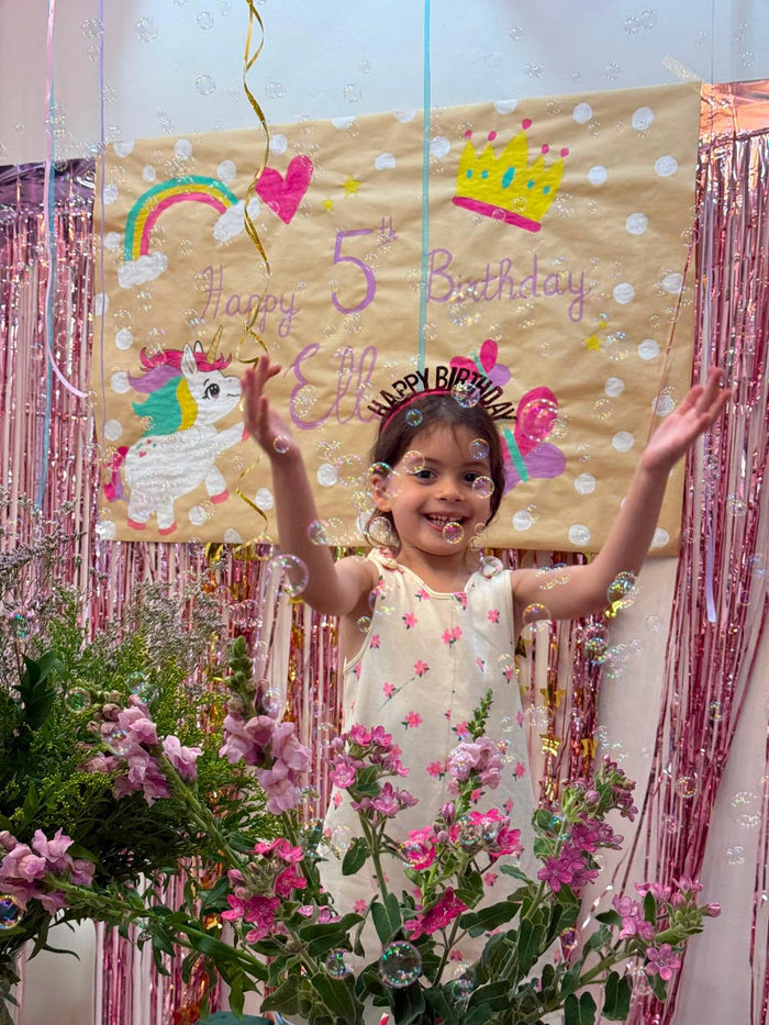 רגע אמיתי מאחורי הקלעים של Festa
