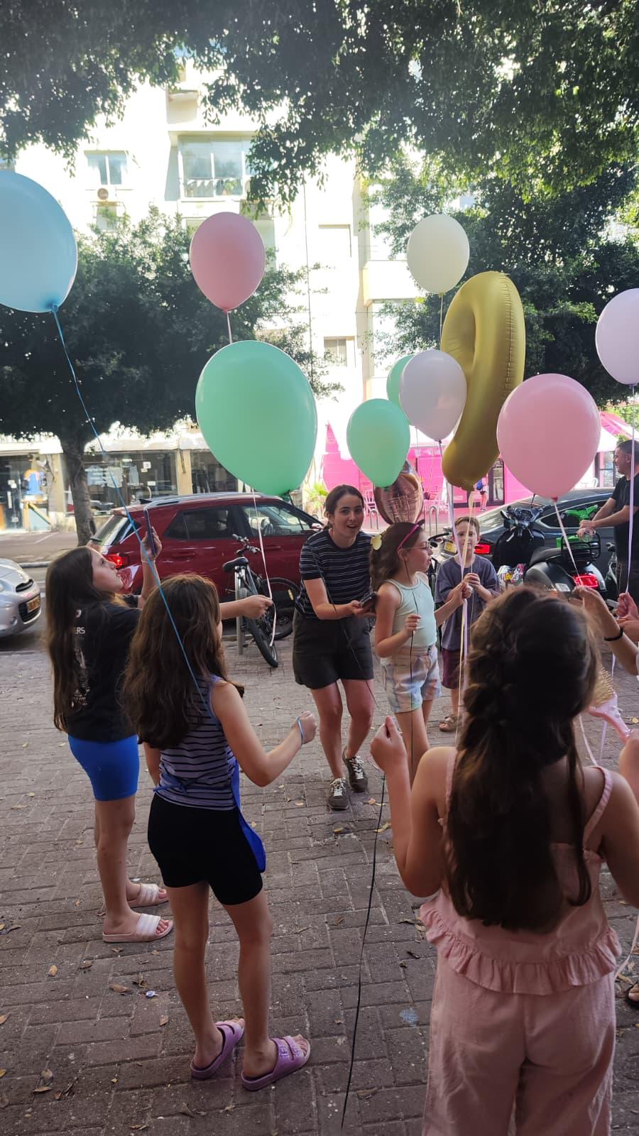 יום חמישי - תל אביב