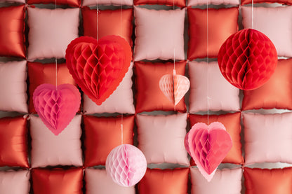 Party Deco - קישוט כוורת נייר Hearts, mix, 20-30 cm: 1pkt/3pc. - תמונה 2